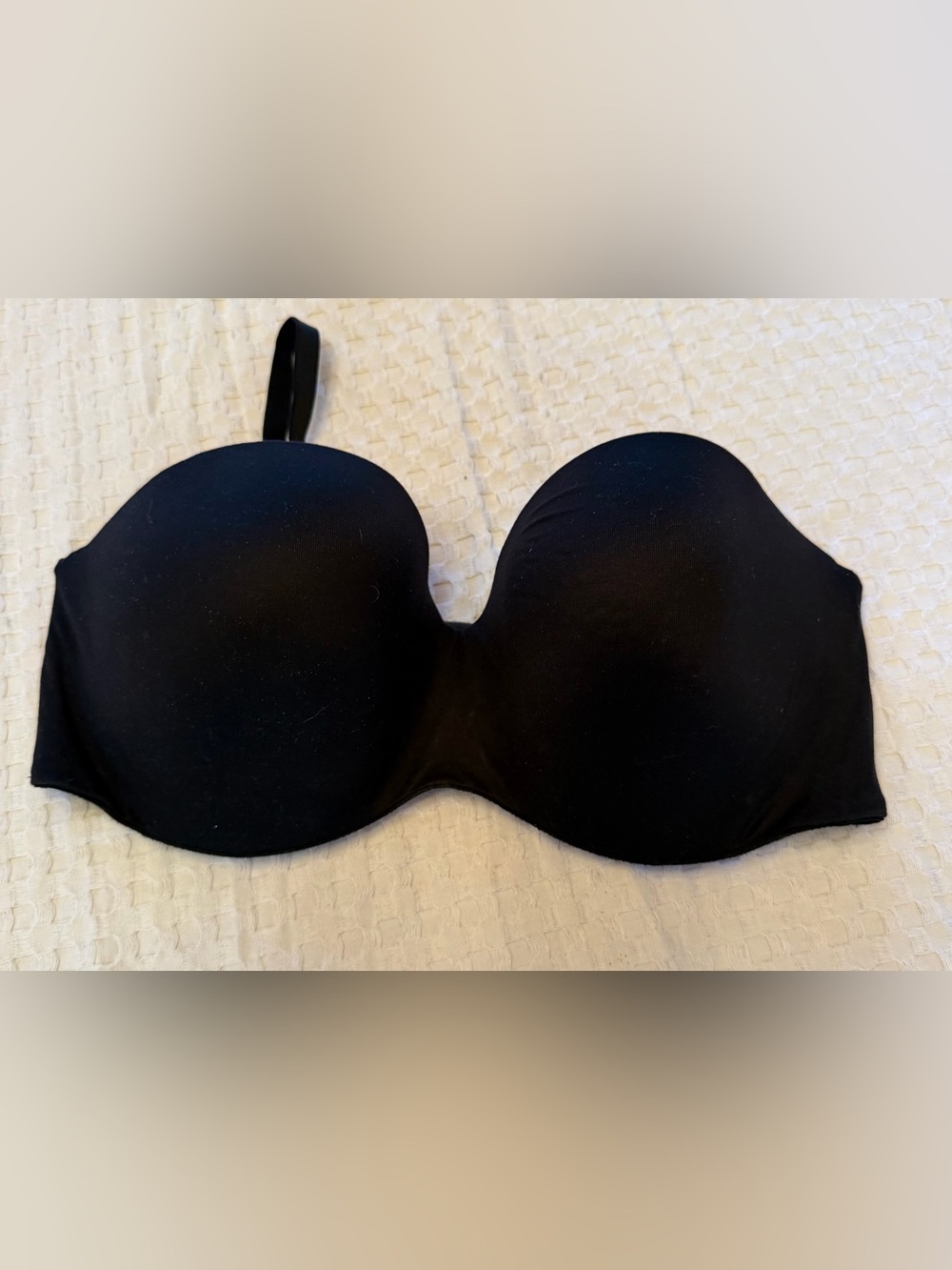 Victoria’s Secret Body by Victoria Strapless Bra | Black | 34DDD